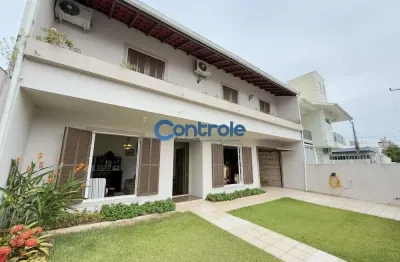 Casa com 4 quartos à venda na rua antônio mattos areas, 584, estreito, florianópolis por r$ 1.600.000
