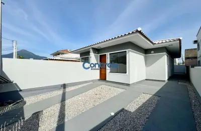 Casa com 2 quartos à venda na rua olávio de biase, 707, barra do aririú, palhoça por r$ 389.000