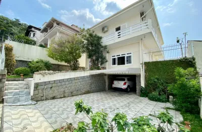 Casa com 5 quartos à venda na rua papa joão 23, 262, coqueiros, florianópolis por r$ 2.350.000