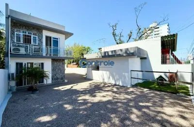 Casa com 3 quartos à venda na rua coronel américo, 1075, barreiros, são josé por r$ 890.000