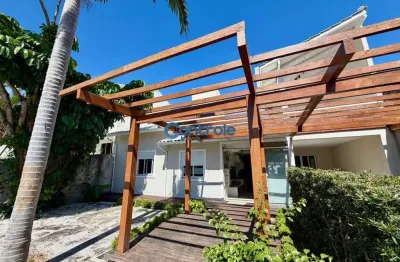 Casa com 4 quartos à venda na Rua Luiz Gonzaga Valente, 490, Capoeiras, Florianópolis por R$ 890.000