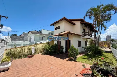Casa com 4 quartos à venda na Rua Celso Bayma, 746, Barreiros, São José por R$ 1.250.000