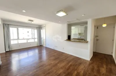 Apartamento desocupado com 96m²,  3 dormitórios e com 2 vagas no bairro tristeza.