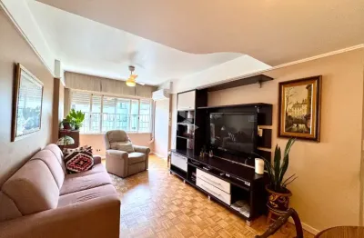 Apartamento com três quartos, suíte e vaga, no menino deus