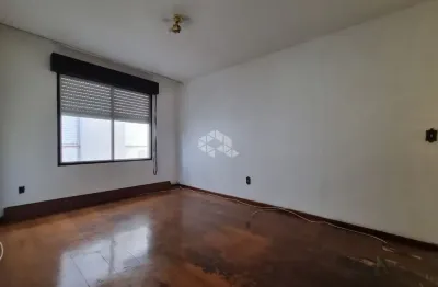 Apartamento 2 quartos com dependência empregada tristeza