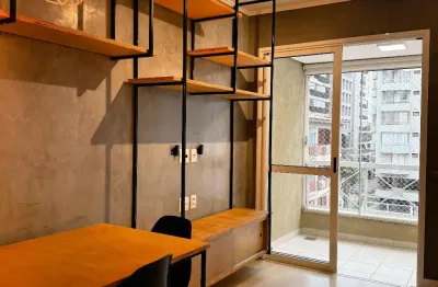 Apartamento semimobiliado para alugar em porto alegre no bairro menino deus.