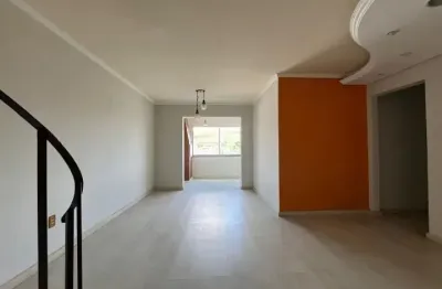 Cobertura diferenciada em condomínio fechado no bairro nonoai