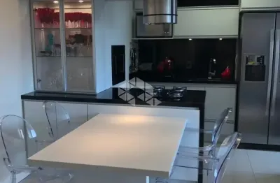 2 dormitórios sendo 1 suíte - 2 vagas escrituradas - em andar alto