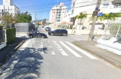 Casa comercial com 4 quartos no bairro trindade em florianópolis