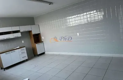 Venda no centro, 3 dormitórios, 2 banheiros, 167 m²