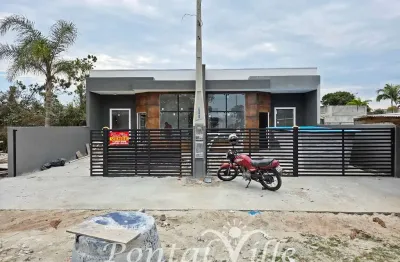 Residência nova com piscina e churrasqueira no balneário shangri-lá.