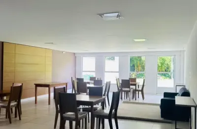 Lindo apartamento com dois quartos, sendo uma suíte, ampla sala, cozinha americana, móveis planejados cozinha e banheiros. condomínio completo.