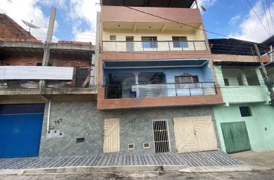 Lote com prédio residencial – 3 apartamentos independentes