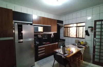 Casa vila monte alegre com escritório / sala comercial  independente.