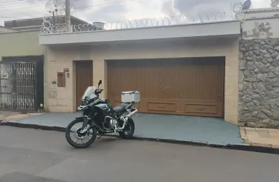 Casa  térrea c/ 03 dorm próxima ao centro & parque maurilio biagi