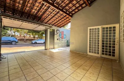 Casa a venda  com 03 dormitorios no parque dos servidores