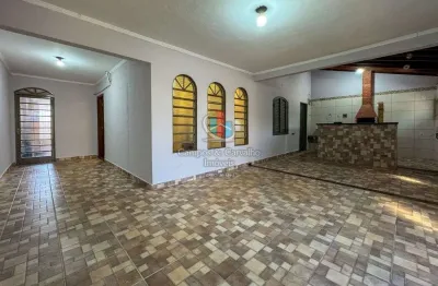 Descubra o conforto que voce e sua familia merecem: casa ampla, bem localizada e pronta para morar no valentina