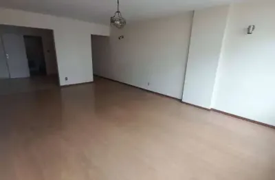 Apartamento espaçoso de 209m² na melhor localização de barbacena/mg