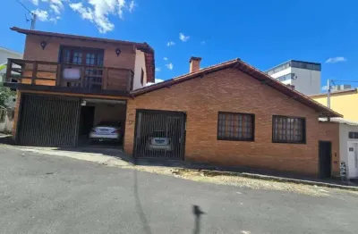 Casa com 3 quartos à venda na Rua José Prenassi, 16, Ibiapaba, Barbacena