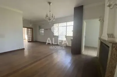 Casa antiga com alma e charme no coração de barbacena!