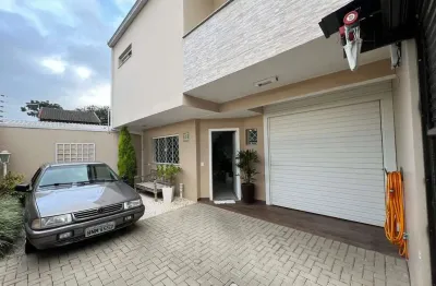 Casa com 3 quartos para alugar na Rua Cyrillo Merlin, 457, Novo Mundo, Curitiba