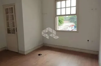 Sobrado  em santana com 2 dormitórios e 1 vaga de garagem.