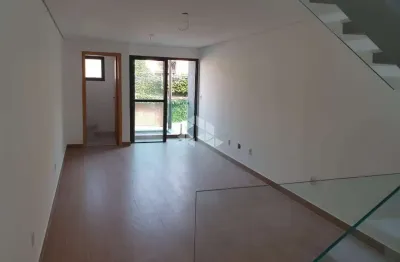 Sobrado com 3 dormitórios e 2 vagas no parque peruche