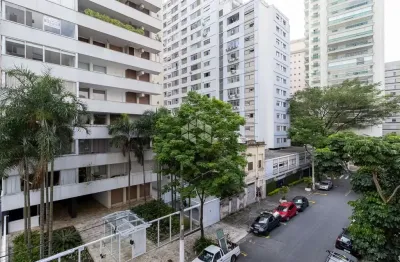 Apartamento  reformado a venda rua maranhão em higienópolis