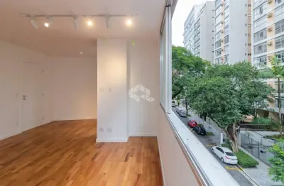 Apartamento  reformado a venda Rua Maranhão em Higienópolis