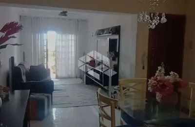 Sobrado na vila palmeiras com 3 dormitórios e 2 vagas.