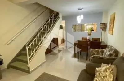 Sobrado à venda com 135m², 3 quartos e 1 vaga no parque peruche.