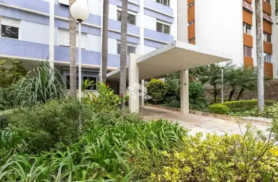 Apartamento reformado a venda  na Rua Maranhão em Higienopolis com 3 dormitórios.