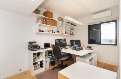 Apartamento na vila madalena com 3 dormitórios sendo 2 suítes e 4 vagas de garagem.