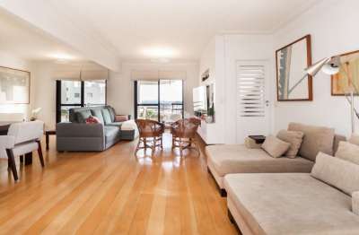 Apartamento na vila madalena com 3 dormitórios sendo 2 suítes e 4 vagas de garagem.