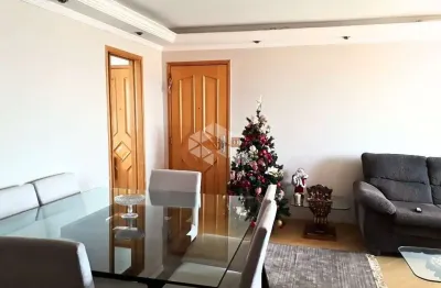 Apartamento á venda, com  3 quartos e 1 vaga no bairro do cambuci