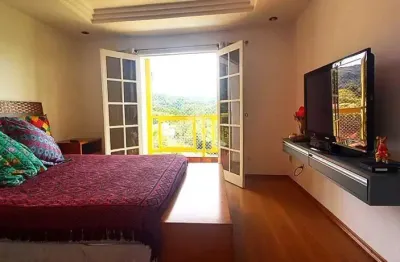 Vendendo casa de luxo em condomínio fechado na serra da cantareira