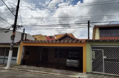 Casa com 4 quartos 02 vagas de garagem  - 400 metros da estação primavera