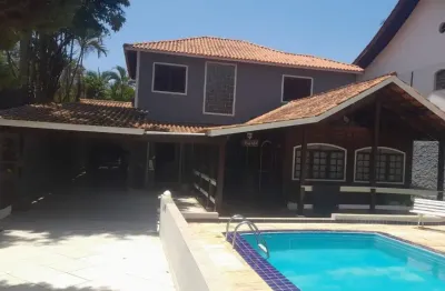 Casa 04 quartos 03 suítes 06 vagas de garagem no bolsão de interlagos