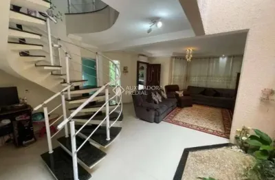 Casa com 4 quartos à venda na aljubarrota, 468, rio grande, são bernardo do campo, 245 m2 por r$ 820.000
