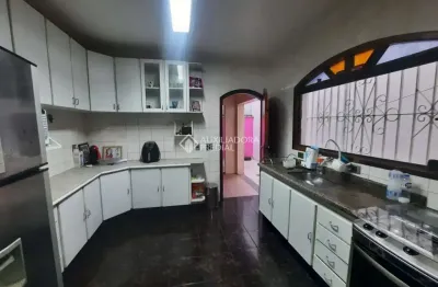 Casa com 3 quartos à venda na rua ernesto pedron, 196, jardim las vegas, santo andré, 185 m2 por r$ 550.000
