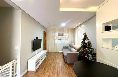 Sobrado para Venda em Curitiba, Novo Mundo, 3 dormitórios, 1 suíte, 3 banheiros, 2 vagas