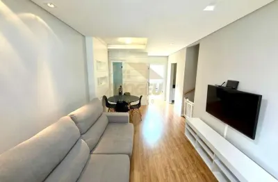 Sobrado para Venda em Curitiba, Novo Mundo, 3 dormitórios, 1 suíte, 3 banheiros, 2 vagas