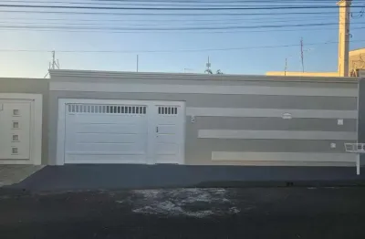 Casa para Venda em Araçatuba, IPANEMA, 3 dormitórios, 1 suíte, 1 banheiro, 5 vagas