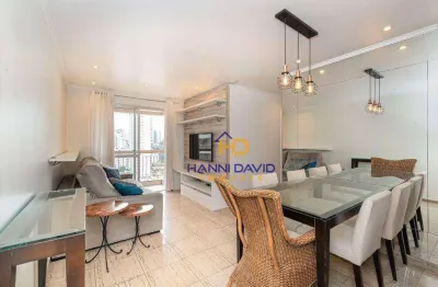 Lindo apartamento à venda na aclimação, 3 dormitórios, piso de madeira, móveis planejados, 2 vagas de garagem.