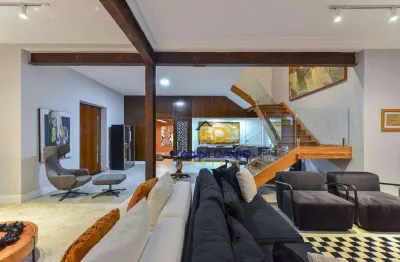 Casa 4 dormitórios - Moderna Mobiliada e Decorada. Jardim Europa.