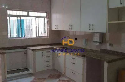 Vende casa na vila mariana reformada com três dormitórios sendo três suítes com ar condicionada duas vagas cobertas .