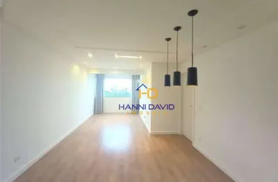 Próximo ao colégio arquidiocesano e shopping metro santa cruz, pronto para morar repleto de armários, oportunidade!