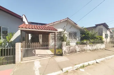 Casa a venda com   2 dormitórios, 136 mt²  próximo a igreja da ponte do imaruí - palhoça