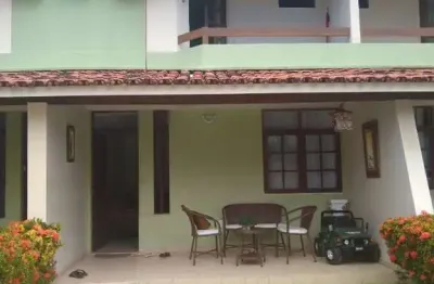 Casa com 3 quartos para alugar na Rua Ana C B Dias, Miragem, Lauro de Freitas