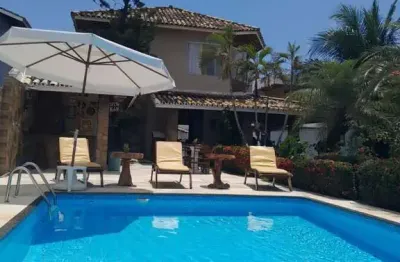 Casa com 3 quartos para alugar na Rua Namorado, Buraquinho, Lauro de Freitas